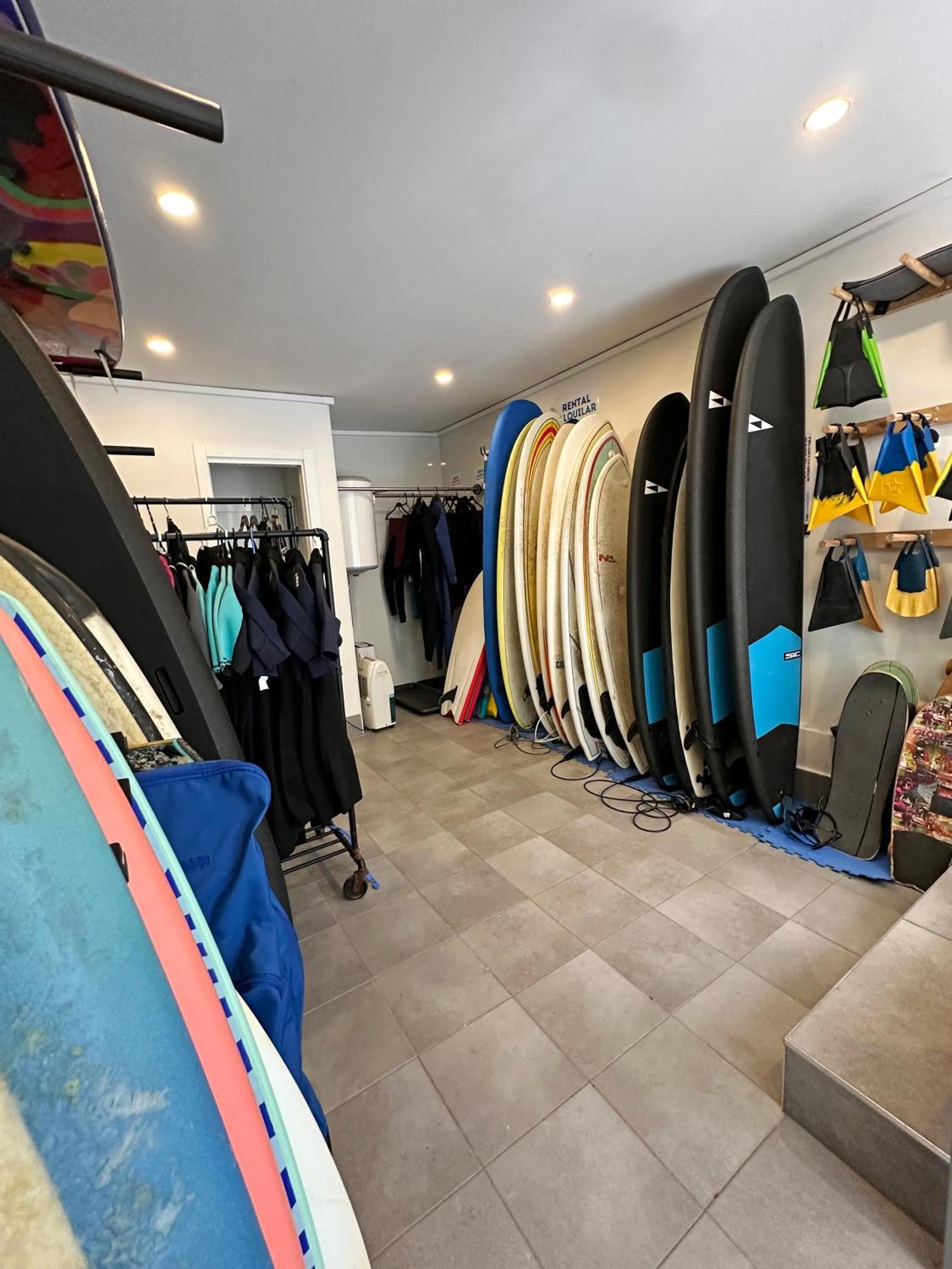 Hostal Surfing Etxea - Surf